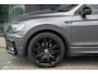 Volkswagen Tiguan 1.4 TSI 150pk R-Line Panoramadak Leder Memory Blackstyle Trekhaak 20" LMV NLauto Bomvol!