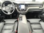 Volvo XC60 2.0 B5 Inscription Navigatie Trekhaak panoramadak 360 Camera Head-Up Display  Elektrische Stoelen Leder Blis Pilot Assist Harman Kardon Audio Apple Carplay Android Auto Parkeerverwarming NL Auto