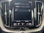 Volvo XC60 2.0 B5 Inscription Navigatie Trekhaak panoramadak 360 Camera Head-Up Display  Elektrische Stoelen Leder Blis Pilot Assist Harman Kardon Audio Apple Carplay Android Auto Parkeerverwarming NL Auto