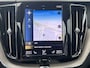 Volvo XC60 2.0 B5 Inscription Navigatie Trekhaak panoramadak 360 Camera Head-Up Display  Elektrische Stoelen Leder Blis Pilot Assist Harman Kardon Audio Apple Carplay Android Auto Parkeerverwarming NL Auto