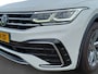 Volkswagen Tiguan 1.5 TSI R-Line Business+ /Prachtige auto!/Trekh./Digi Dash/Camera/Carplay/Led/19"/