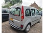 Renault Kangoo Family 1.6-16V Expression. Rolstoel aanpassing XXL aanpassing. D-riem vervangen, nette Kangoo! Prijs incl garantie.