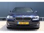 BMW 5-Serie 523i High Executive Aut. | 6-cilinder | Origineel NL | Leer | Stoelverwarming | Groot navi