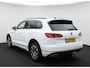 Volkswagen Touareg 3.0 TSi eHybrid ATMOSPHERE 4MOTION TREKHAAK/HEAD-UP/PANORAMADAK 1E EIG