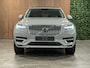 Volvo XC90 T8 AWD Recharge Plus Bright | Trekhaak | 360 Camera | Harman Kardon | 455pk | Adaptieve Cruise Control | Stoelverwarming voor+achter | Stuurwielverwarming | Schuifdak | Full LED Meesturende koplampen | Pilot Assist | BLIS Dode Hoek Detectie | Elektrische voorstoelen geheugen | Lederen bekleding | Zitting verlenging voorstoelen | Lederen dashboard | 20 Inch | Google Infotainment | Keyless Drive | Privacy Glass | Elektrisch bedienbare achterklep | Geïntegreerd kinderzitje achterin | Geïntegreerde zongordijnen achterportieren | Verlichte instaplijsten | 7-Persoons | 4-Zone Climate Control | DAB Radio | Apple Carplay/Android Auto | Vapour Grey Metallic |