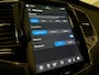 Volvo XC90 T8 AWD Recharge Plus Bright | Trekhaak | 360 Camera | Harman Kardon | 455pk | Adaptieve Cruise Control | Stoelverwarming voor+achter | Stuurwielverwarming | Schuifdak | Full LED Meesturende koplampen | Pilot Assist | BLIS Dode Hoek Detectie | Elektrische voorstoelen geheugen | Lederen bekleding | Zitting verlenging voorstoelen | Lederen dashboard | 20 Inch | Google Infotainment | Keyless Drive | Privacy Glass | Elektrisch bedienbare achterklep | Geïntegreerd kinderzitje achterin | Geïntegreerde zongordijnen achterportieren | Verlichte instaplijsten | 7-Persoons | 4-Zone Climate Control | DAB Radio | Apple Carplay/Android Auto | Vapour Grey Metallic |