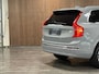 Volvo XC90 T8 AWD Recharge Plus Bright | Trekhaak | 360 Camera | Harman Kardon | 455pk | Adaptieve Cruise Control | Stoelverwarming voor+achter | Stuurwielverwarming | Schuifdak | Full LED Meesturende koplampen | Pilot Assist | BLIS Dode Hoek Detectie | Elektrische voorstoelen geheugen | Lederen bekleding | Zitting verlenging voorstoelen | Lederen dashboard | 20 Inch | Google Infotainment | Keyless Drive | Privacy Glass | Elektrisch bedienbare achterklep | Geïntegreerd kinderzitje achterin | Geïntegreerde zongordijnen achterportieren | Verlichte instaplijsten | 7-Persoons | 4-Zone Climate Control | DAB Radio | Apple Carplay/Android Auto | Vapour Grey Metallic |