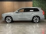Volvo XC90 T8 AWD Recharge Plus Bright | Trekhaak | 360 Camera | Harman Kardon | 455pk | Adaptieve Cruise Control | Stoelverwarming voor+achter | Stuurwielverwarming | Schuifdak | Full LED Meesturende koplampen | Pilot Assist | BLIS Dode Hoek Detectie | Elektrische voorstoelen geheugen | Lederen bekleding | Zitting verlenging voorstoelen | Lederen dashboard | 20 Inch | Google Infotainment | Keyless Drive | Privacy Glass | Elektrisch bedienbare achterklep | Geïntegreerd kinderzitje achterin | Geïntegreerde zongordijnen achterportieren | Verlichte instaplijsten | 7-Persoons | 4-Zone Climate Control | DAB Radio | Apple Carplay/Android Auto | Vapour Grey Metallic |