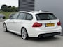 BMW 3-Serie Touring 318i - M-Pakket - Xenon - Navi - NL auto!