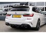 BMW 3-Serie 330 330i Touring M Sport | ACC | Maxton | 19' Inch | Stoelverwarming | M Sportremmen |