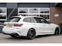 BMW 3-Serie 330 330i Touring M Sport | ACC | Maxton | 19' Inch | Stoelverwarming | M Sportremmen |