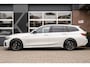 BMW 3-Serie 330 330i Touring M Sport | ACC | Maxton | 19' Inch | Stoelverwarming | M Sportremmen |