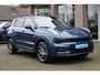 Lynk & Co 01 1.5 MY23! 6.6KWh ZWARTE-HEMEL ROLHOES MY23 360-CAMERA PANO/SCHUIF INFINITY DAB NAVI CARPLAY STOELVERWARMING ELEK.ACHTERKLEP 20"LMV