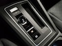 Volkswagen Golf 1.5 150pk eTSI Life DSG Navigatie Climate control Parkeer sensoren Stoelverwarming DAB Led Digitale Cockpit Lichtmetalen velgen Apple Carplay/ Android Auto