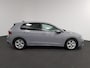 Volkswagen Golf 1.5 150pk eTSI Life DSG Navigatie Climate control Parkeer sensoren Stoelverwarming DAB Led Digitale Cockpit Lichtmetalen velgen Apple Carplay/ Android Auto
