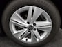 Volkswagen Golf 1.5 150pk eTSI Life DSG Navigatie Climate control Parkeer sensoren Stoelverwarming DAB Led Digitale Cockpit Lichtmetalen velgen Apple Carplay/ Android Auto