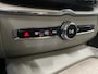 Volvo XC60 2.0 T8 Plug-in hybrid AWD Ultra Dark | Massage/Ventilatie | Trekhaak | 360 Cam | Pano | Memory