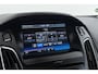 Ford Focus Wagon 1.0 Titanium | Inruilkoopje! | Parkeersensoren | Navigatie | All-season | Stoelverwarming | Cruise Control |