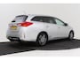 Toyota Auris Touring Sports 1.8 Hybrid Lease Pro | Trekhaak | Pano | Org NL | Navigatie | Climate | Stoelverwarming |