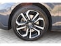 Volvo V40 Cross Country T3 152PK Nordic+ / Navigatie / Panoramadak / Leren bekleding / Elektrische bestuurdersstoel met geheugen / Stoelverwarming / 18" velgen / Achteruitrijcamera / Trekhaak