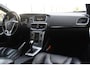 Volvo V40 Cross Country T3 152PK Nordic+ / Navigatie / Panoramadak / Leren bekleding / Elektrische bestuurdersstoel met geheugen / Stoelverwarming / 18" velgen / Achteruitrijcamera / Trekhaak