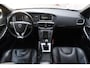 Volvo V40 Cross Country T3 152PK Nordic+ / Navigatie / Panoramadak / Leren bekleding / Elektrische bestuurdersstoel met geheugen / Stoelverwarming / 18" velgen / Achteruitrijcamera / Trekhaak