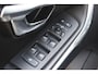 Volvo V40 Cross Country T3 152PK Nordic+ / Navigatie / Panoramadak / Leren bekleding / Elektrische bestuurdersstoel met geheugen / Stoelverwarming / 18" velgen / Achteruitrijcamera / Trekhaak