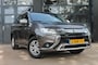Mitsubishi Outlander 2.4 PHEV PURE **NL-Auto**  Trekhaak / camera / winterbanden set