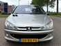 Peugeot 206 1.6-16V Griffe 5-Drs ECC Audio-CD Leder Sportstoelen LMV 15" ABS Getint glas Colorpakket Trekhaak Dealeronderh. Nw Apk