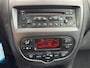 Peugeot 206 1.6-16V Griffe 5-Drs ECC Audio-CD Leder Sportstoelen LMV 15" ABS Getint glas Colorpakket Trekhaak Dealeronderh. Nw Apk