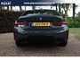 BMW 3-Serie 320e Aut. | SOH 93% | Facelift | M-pakket | Dravitgrau Widescreen | HUD | Dodehoekbewaking | Carplay | Luxe leder |