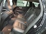 Volvo V60 2.0 B3 R-Design | Volleder | Nederlandse auto | Memory Seats | Trekhaak | Camera | Adapt. Cruise | Dealer onderhouden
