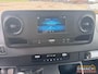 Mercedes-Benz Sprinter 317 L2H2 - zilvergrijs - Euro 6 - schuifdeur - mbux - stoelverwarming - tempomat - cruise - apple carplay - 3 persoons cabine
