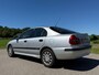 Mitsubishi Carisma 1.6 Comfort Drive | 1e Eigenaar | slechts 99.576 km | Airco | 15" Velgen | Nieuwe APK | Goed Onderhouden! |