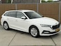 Skoda Octavia Combi 1.0 TSI Business Edition Getint glas | Parkeersensoren voor en achter | Elektrisch bedienbare achterklep | LED koplampen | Climate & cruise control | Navigatiesysteem