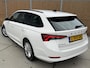 Skoda Octavia Combi 1.0 TSI Business Edition Getint glas | Parkeersensoren voor en achter | Elektrisch bedienbare achterklep | LED koplampen | Climate & cruise control | Navigatiesysteem