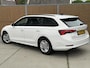 Skoda Octavia Combi 1.0 TSI Business Edition Getint glas | Parkeersensoren voor en achter | Elektrisch bedienbare achterklep | LED koplampen | Climate & cruise control | Navigatiesysteem
