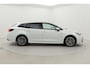 Toyota Corolla Touring Sports Hybrid 140 Dynamic | Trekhaak | Dodehoek detectie | Apple Carplay / Android Auto | Stoel-/stuurverwarming | Parkeersensoren voor/achter | Adaptive Cruise | Keyless | Clima | Camera | Full LED | 17 inch