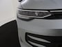 Volkswagen Golf Life Edition eHybrid | 'App-Connect' draadloze smartphone integratie | Achterbank in ongelijke delen neerklapbaar incl. middenarmsteun en doorlaadmogelijkheid | Afstandscontrolesysteem (Front Assist)