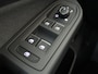Volkswagen Golf Life Edition eHybrid | 'App-Connect' draadloze smartphone integratie | Achterbank in ongelijke delen neerklapbaar incl. middenarmsteun en doorlaadmogelijkheid | Afstandscontrolesysteem (Front Assist)