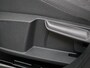 Volkswagen Golf Life Edition eHybrid | 'App-Connect' draadloze smartphone integratie | Achterbank in ongelijke delen neerklapbaar incl. middenarmsteun en doorlaadmogelijkheid | Afstandscontrolesysteem (Front Assist)