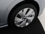 Volkswagen Golf Life Edition eHybrid | 'App-Connect' draadloze smartphone integratie | Achterbank in ongelijke delen neerklapbaar incl. middenarmsteun en doorlaadmogelijkheid | Afstandscontrolesysteem (Front Assist)