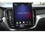 Volvo XC60 T8 Hybride AWD Ultra Black Edition | Luchtvering | Head-Up Display | Trekhaak | Harman/Kardon |