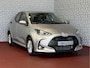 Toyota Yaris 1.5 HYBRID CARPLAY CAMERA STOEL/STUUR VERW LMV ADAP.CRUISE ✅ Top Auto's Wijchen , Al 30 Jaar verkoop van Toyota , Type's Launch / Executive / Dynamic / First Edition / Business / Zowel Phev / Hev / Benzine / met fabrieksgarantie ✅