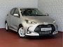 Toyota Yaris 1.5 HYBRID CARPLAY CAMERA STOEL/STUUR VERW LMV ADAP.CRUISE ✅ Top Auto's Wijchen , Al 30 Jaar verkoop van Toyota , Type's Launch / Executive / Dynamic / First Edition / Business / Zowel Phev / Hev / Benzine / met fabrieksgarantie ✅
