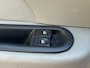 Renault Twingo 1.2 Authentique Stuurbekrachtiging Airco Electric pakket ABS 2 x airbag Colorpakket Dealeronderhoud Apk 13/04/2027