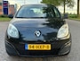 Renault Twingo 1.2 Authentique Stuurbekrachtiging Airco Electric pakket ABS 2 x airbag Colorpakket Dealeronderhoud Apk 13/04/2027