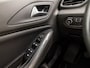 Opel Grandland X 1.2 Turbo Sport (APPLE CARPLAY, GROOT NAVI, CAMERA, CLIMATE, LEDER, SPORTSTOELEN, KEYLESS, GETINT GLAS, TREKHAAK, NIEUWSTAAT)