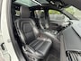 Volvo XC90 T6 AWD R-Design 7-Persoons | Panorama | B&W | Luchtvering | 22" | HUD | Wegkl. Trekhaak