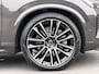 Volvo XC90 T8 Plug-in hybrid AWD Ultra Dark | Panorama | Luchtvering | B&W | Massage + Ventilatie | Alcantara hemel | 22"